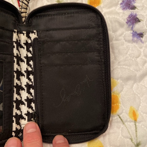 Vera Bradley Wristlet Red White Floral Card Slots Change Bill Slots Snap pocket - Picture 12 of 17